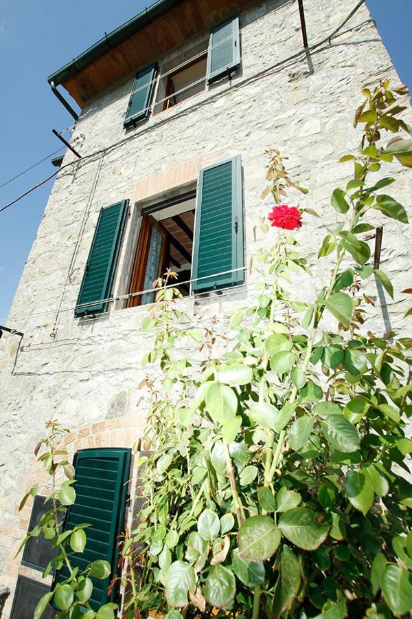 Tower Caratteristico In Pietra Villa Palazzina  Exterior photo